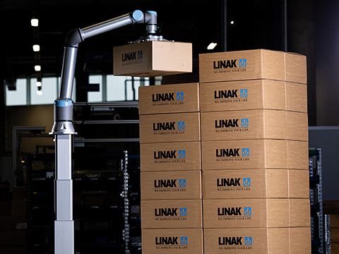 New LINAK lifting column for cobot palletisers: Reach new heights